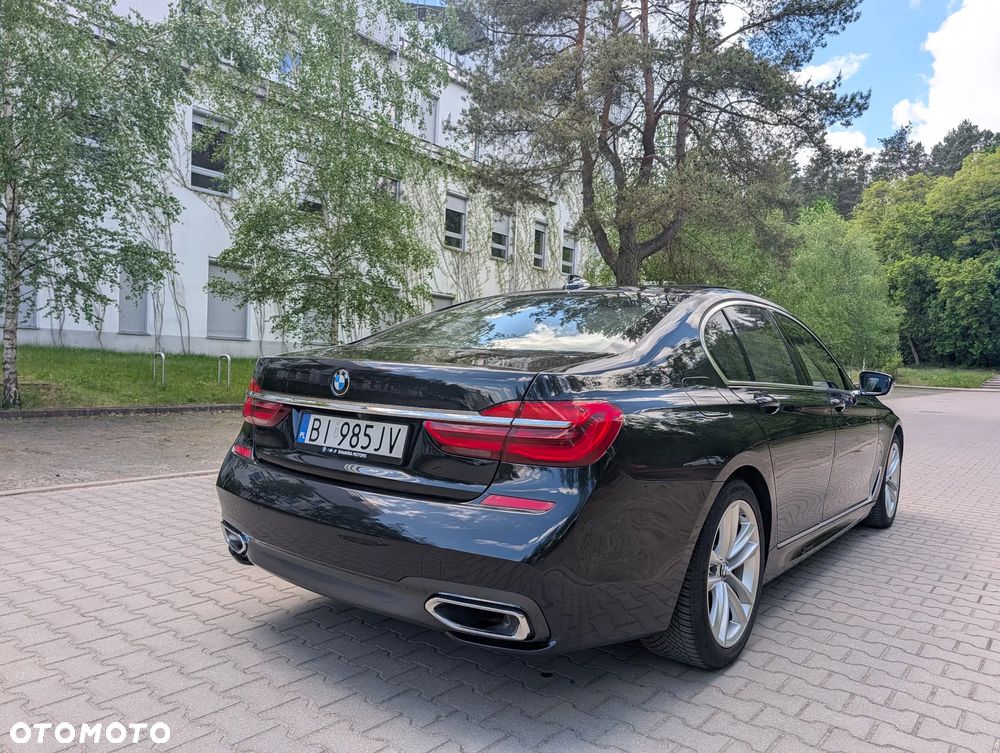 BMW Seria 7 740i - 7