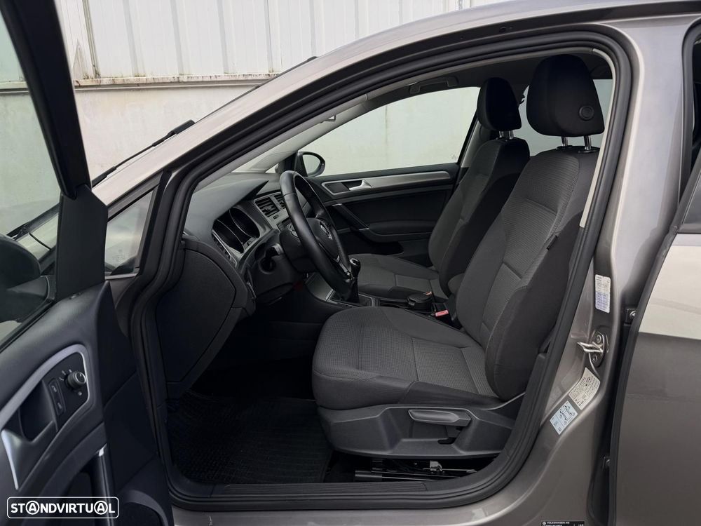 VW Golf 1.6 TDi BlueMotion Confortline - 4