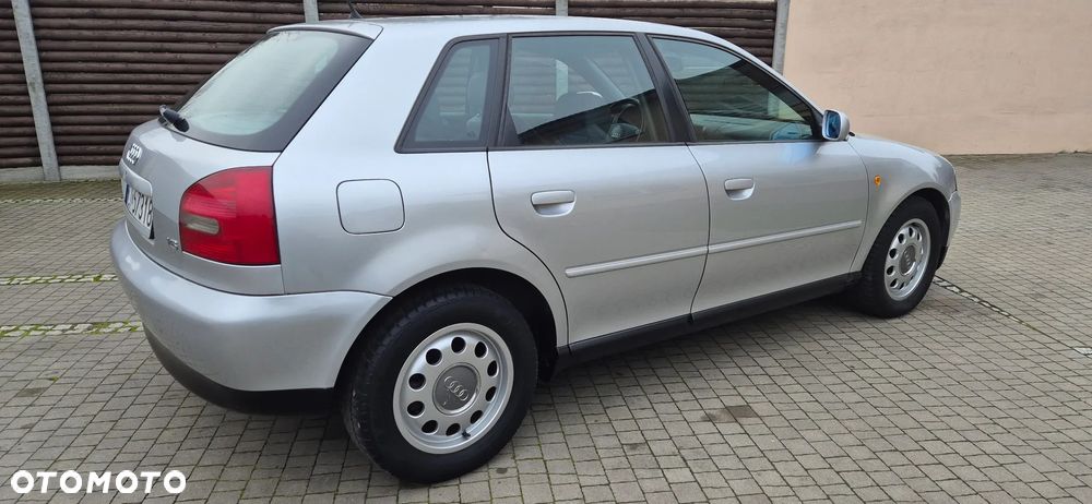 Audi A3 Sportback 1.6 Ambiente - 5