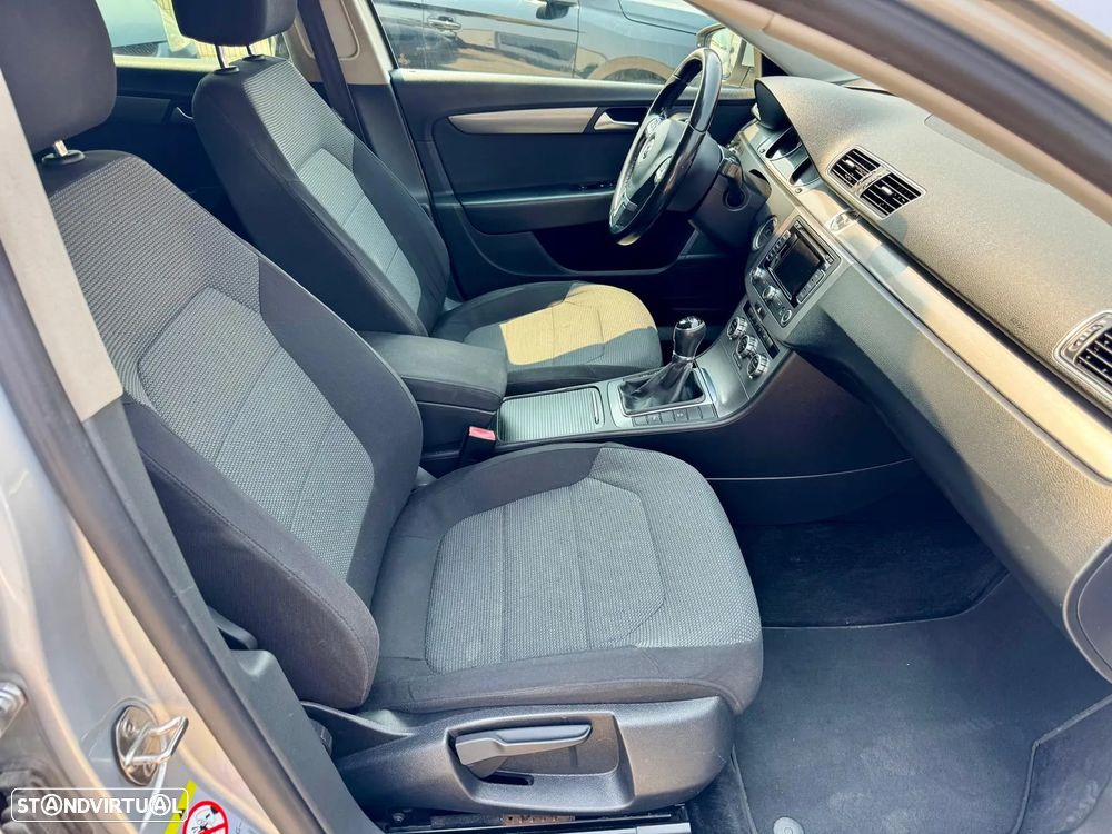 VW Passat Variant 1.6 TDI Confortline Navig - 12