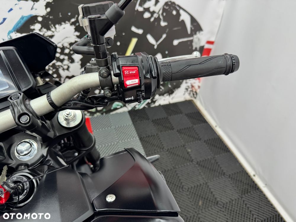 Yamaha MT - 27