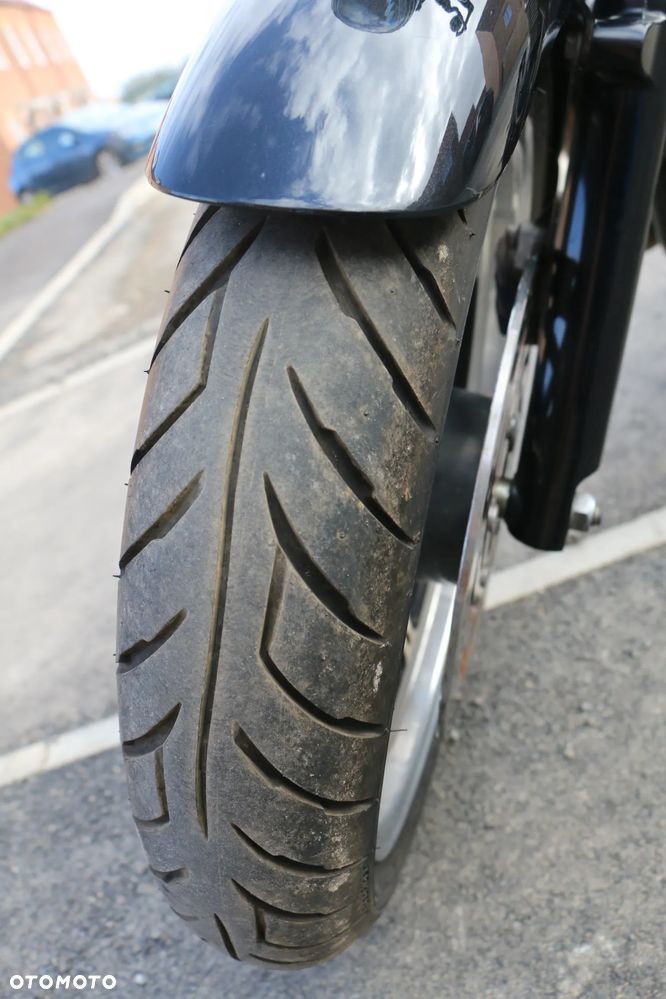 Triumph Bonneville - 13