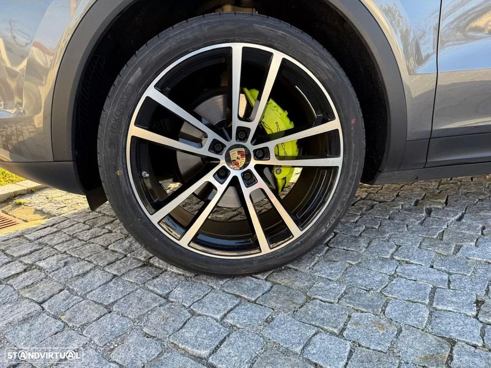 Porsche Cayenne Coupé E-Hybrid - 18