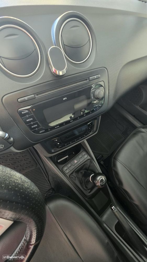 SEAT Ibiza 1.9 TDi Style DPF - 6
