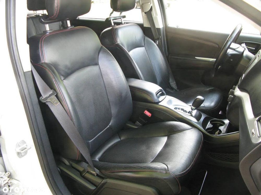 Dodge Journey - 10
