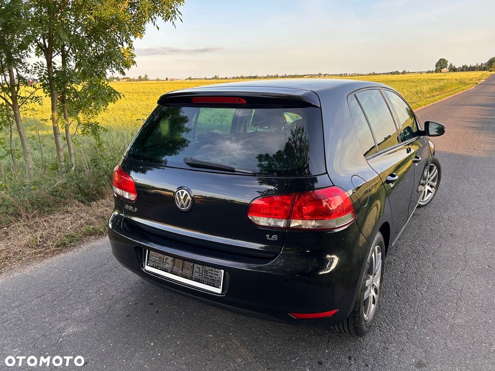 Volkswagen Golf 1.6 Comfortline - 6