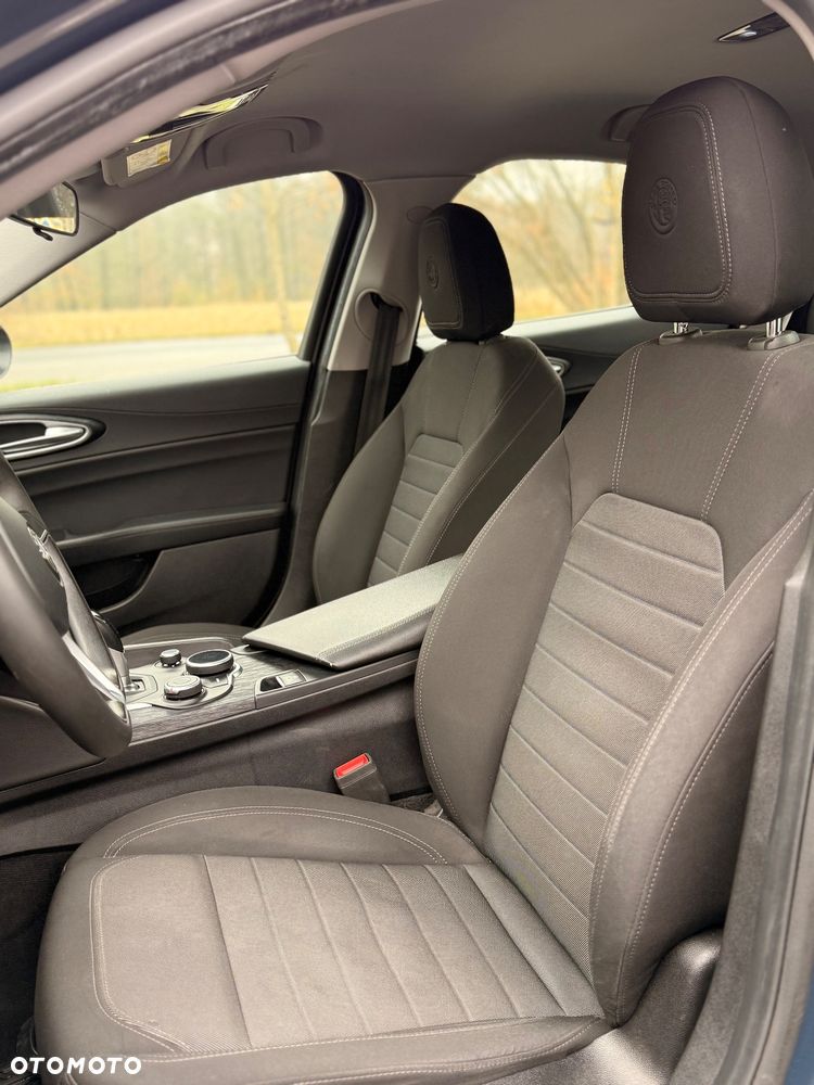 Alfa Romeo Giulia - 28