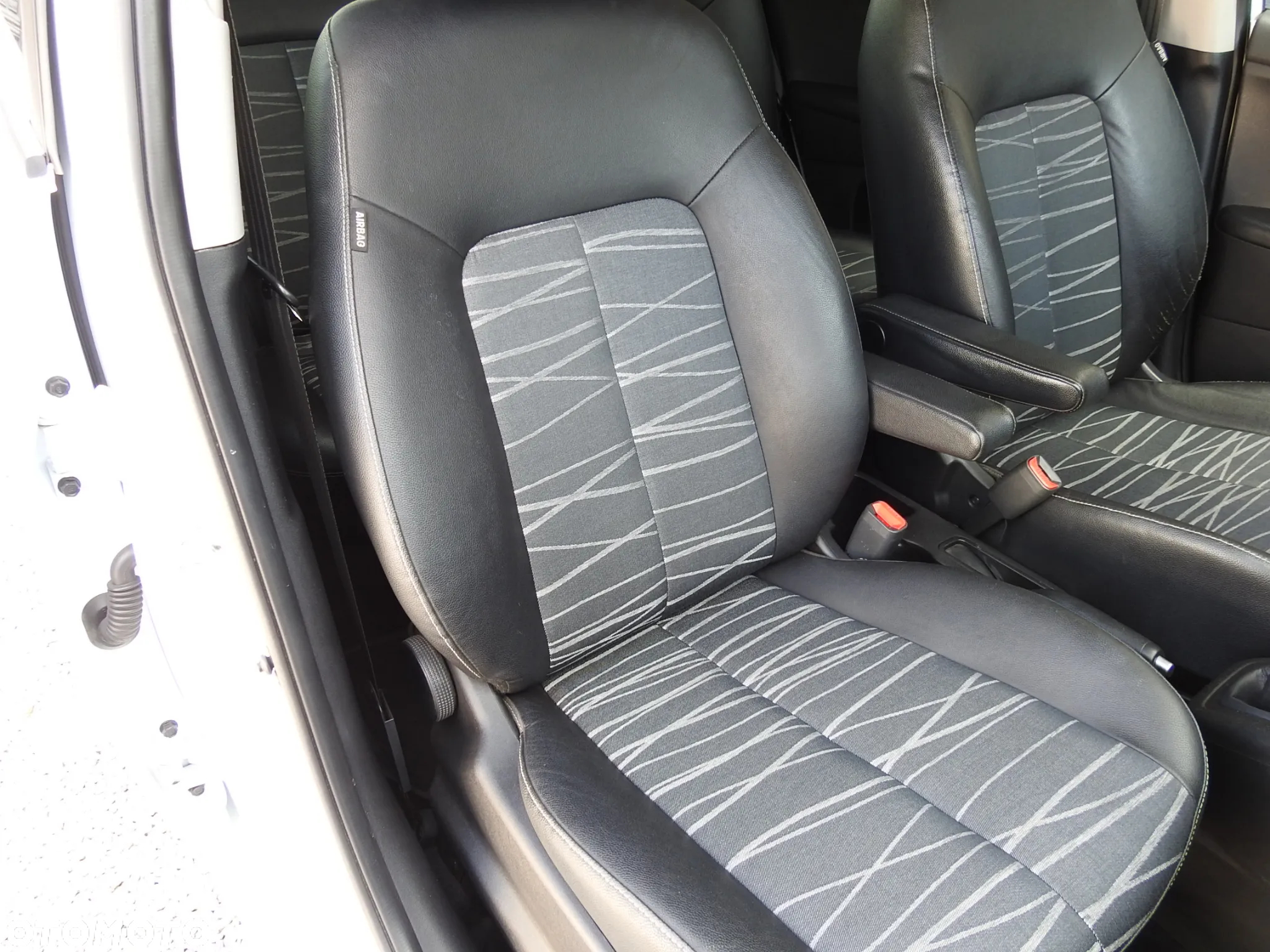 Kia Venga 1.4 CRDi 90 Business Line - 11