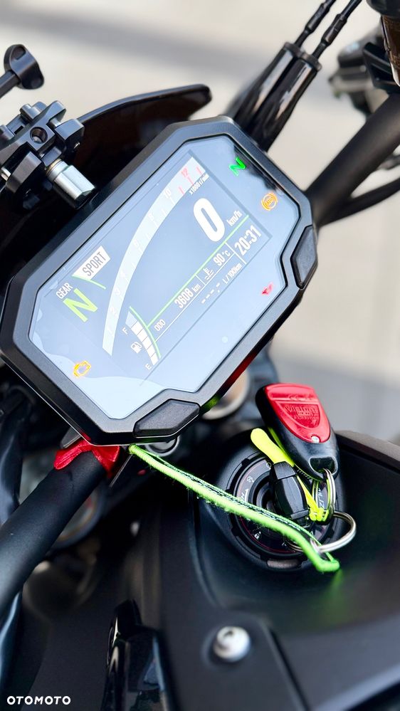 Kawasaki Z 900 - 12