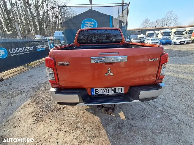 Mitsubishi L200 Double Cab 2.2 DI-D A/T Instyle - 3