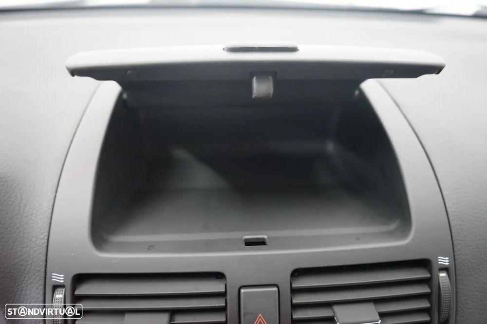 Toyota Avensis SW 2.0 D-4D Exclusive - 20