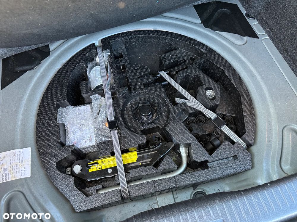 Volkswagen Golf - 26