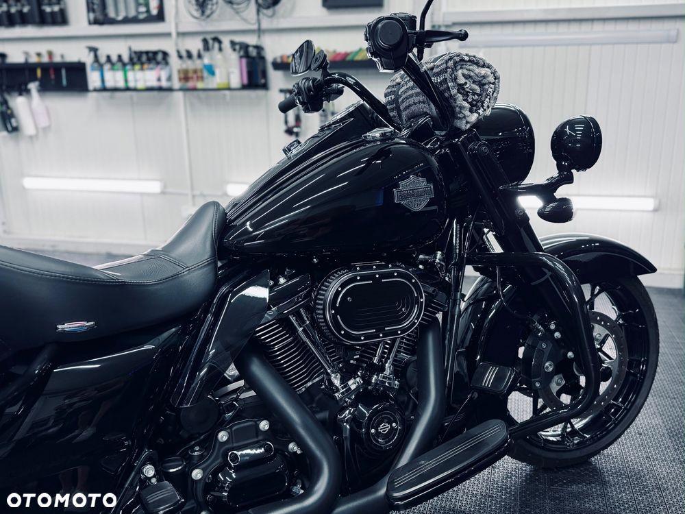 Harley-Davidson Touring Road King - 12