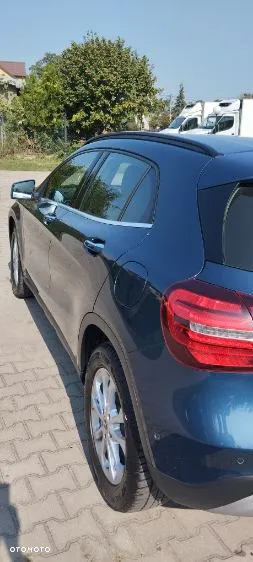 Mercedes-Benz GLA - 21