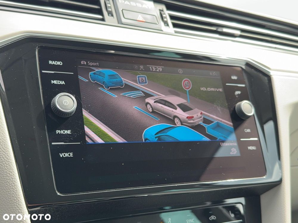 Volkswagen Passat 2.0 TSI Elegance DSG - 22