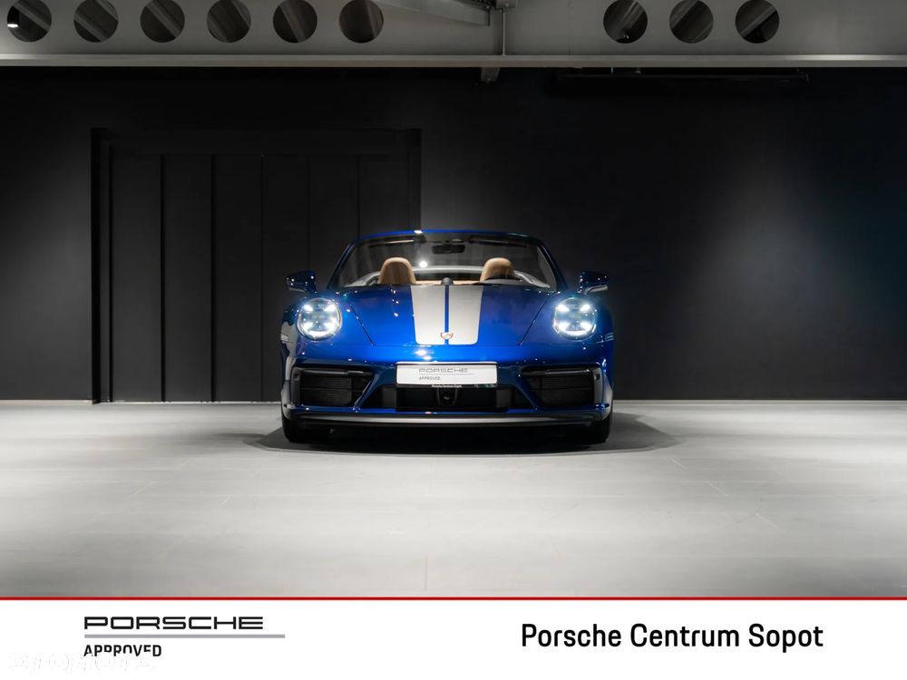 Porsche 911 Carrera GTS Cabrio - 8