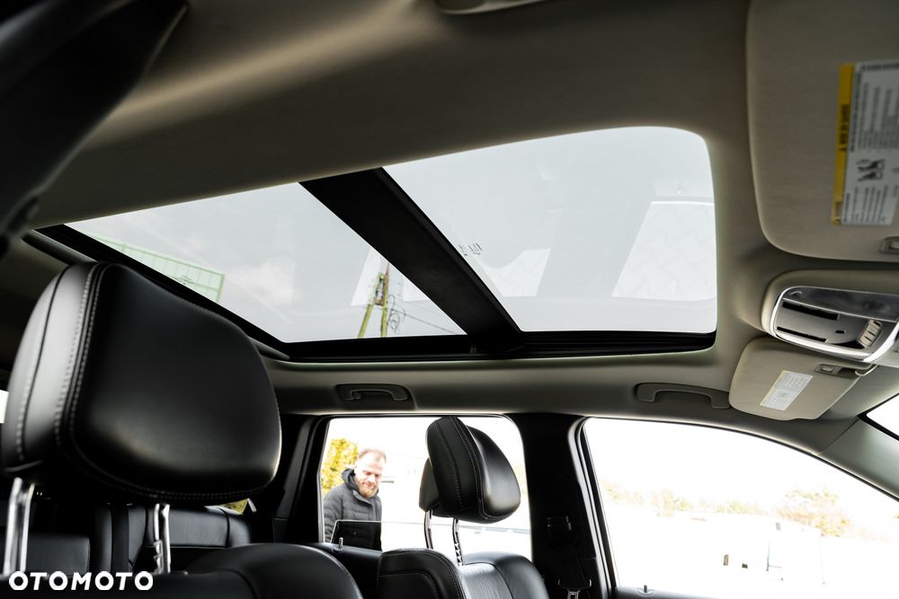 Jeep Grand Cherokee SRT8 - 27