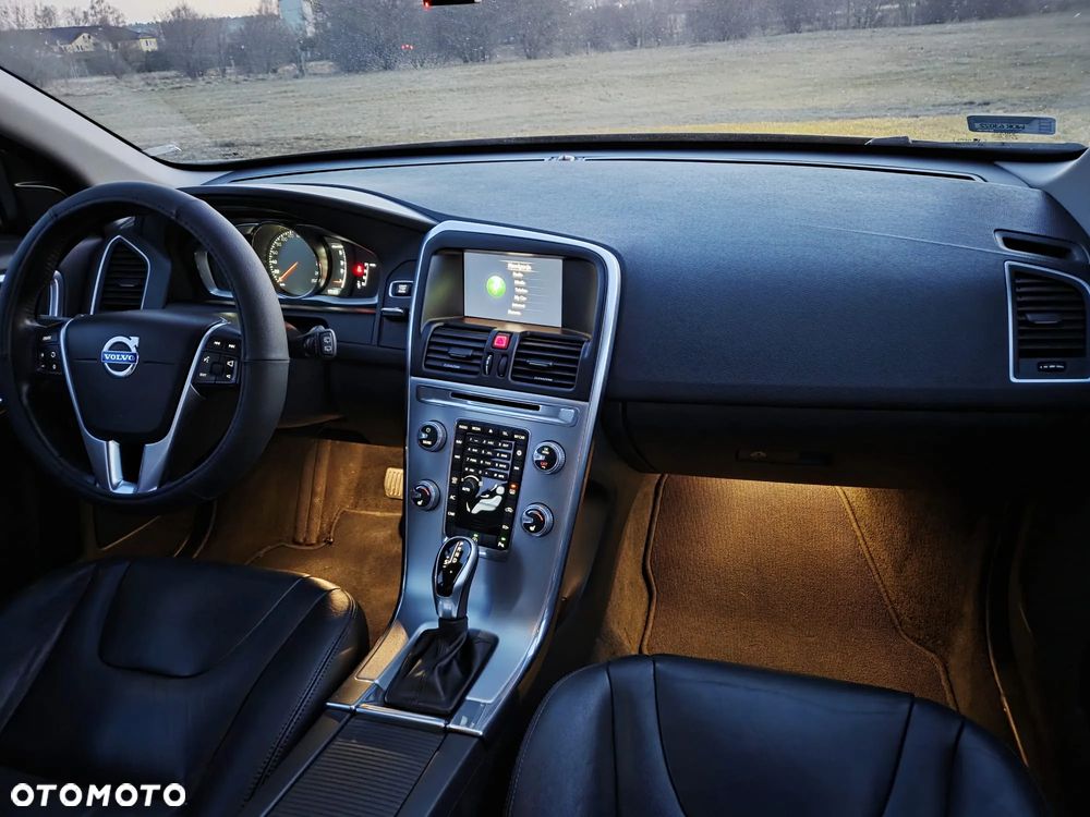 Volvo XC 60 D3 Drive-E Summum - 8