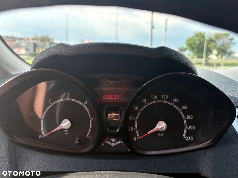 Ford Fiesta 1.4 TDCi Ambiente - 7
