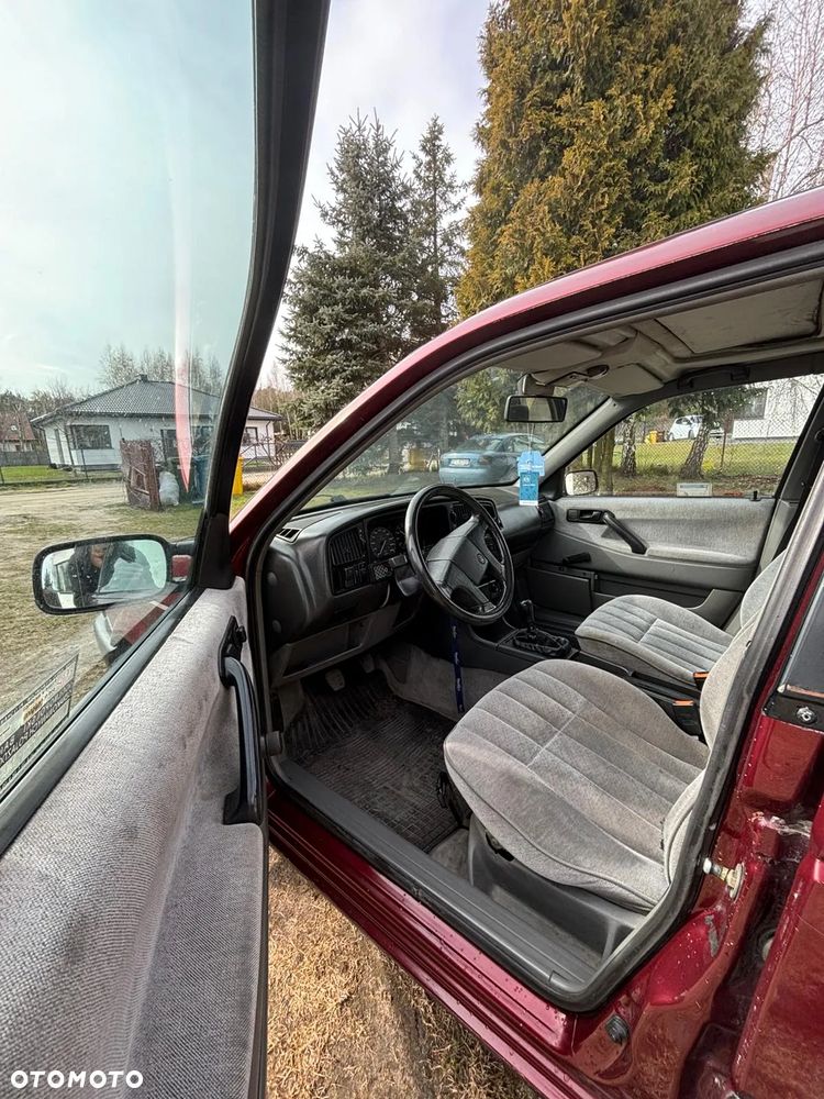 Volkswagen Passat 1.9 TD GL - 16