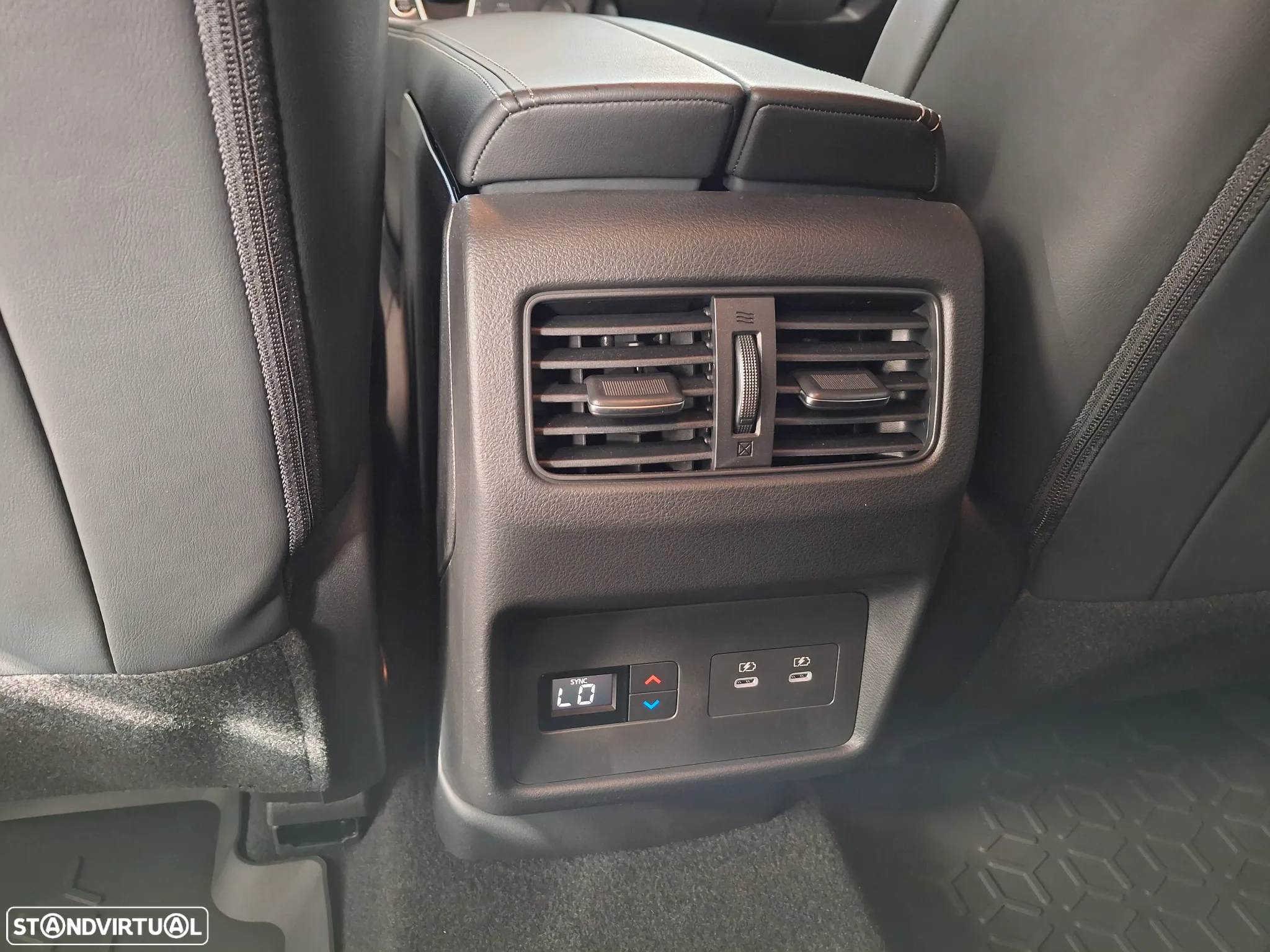 Nissan X-Trail 1.5 VC T N-Trek 7L - 10
