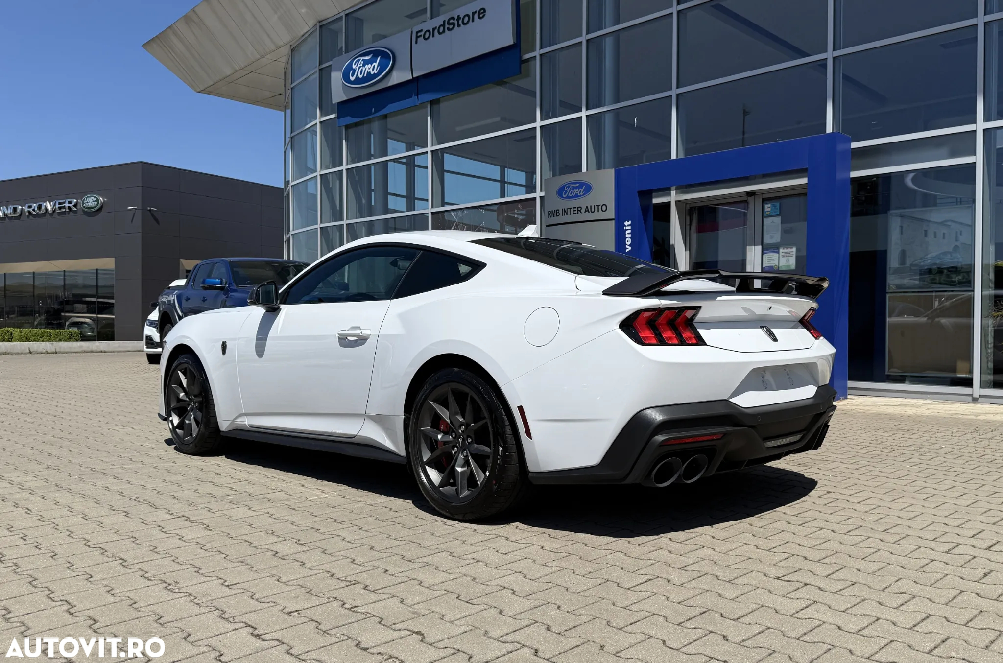 Ford Mustang 5.0 V8 Aut. Dark Horse - 4