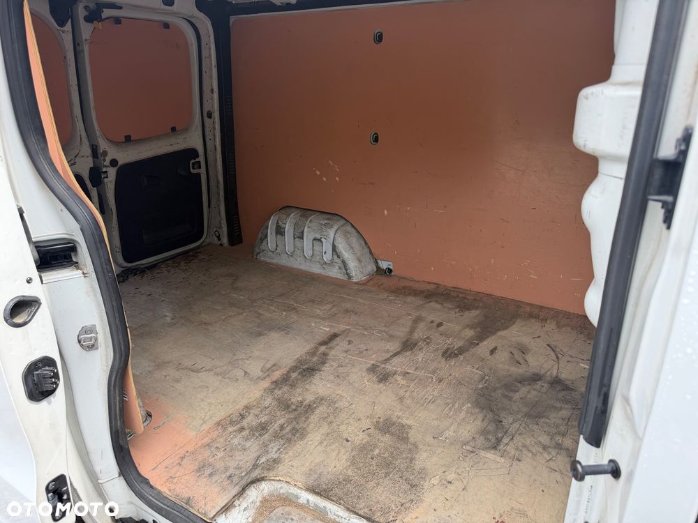 Nissan NV300 - 10