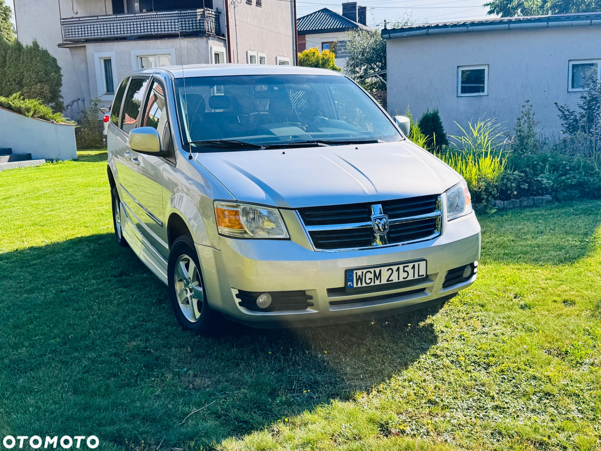 Dodge Caravan - 3