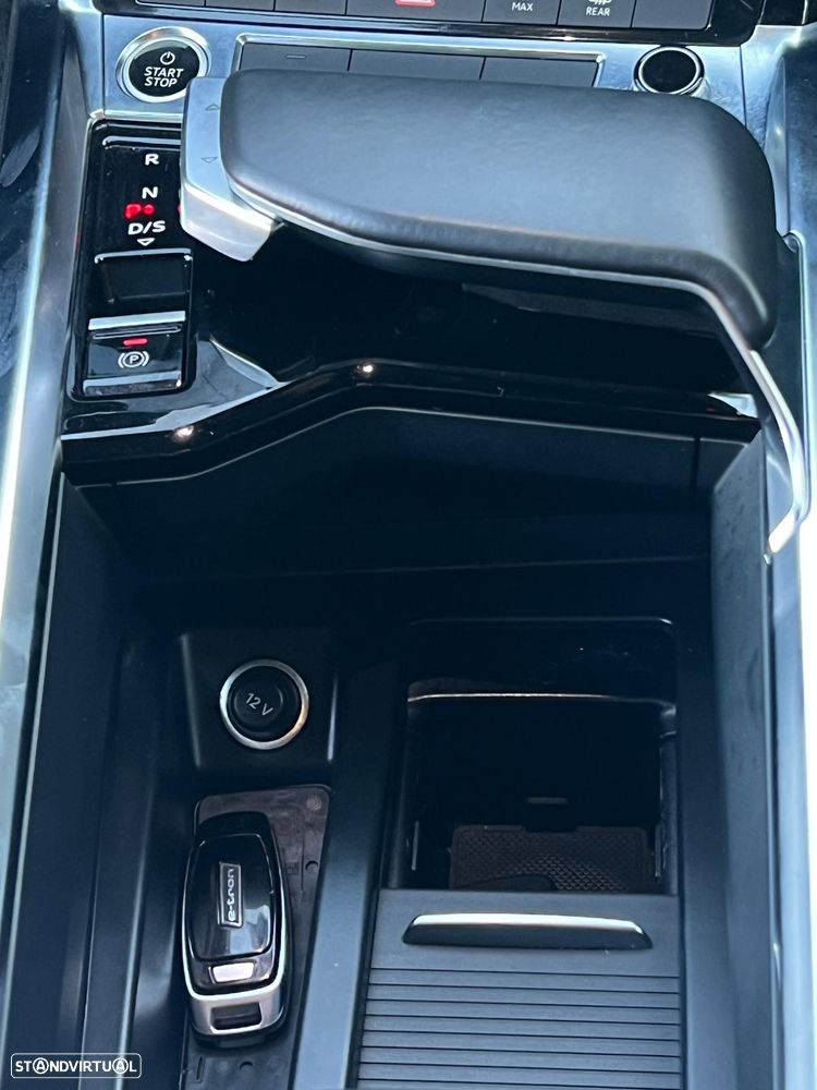 Audi e-tron 55 quattro S line - 50
