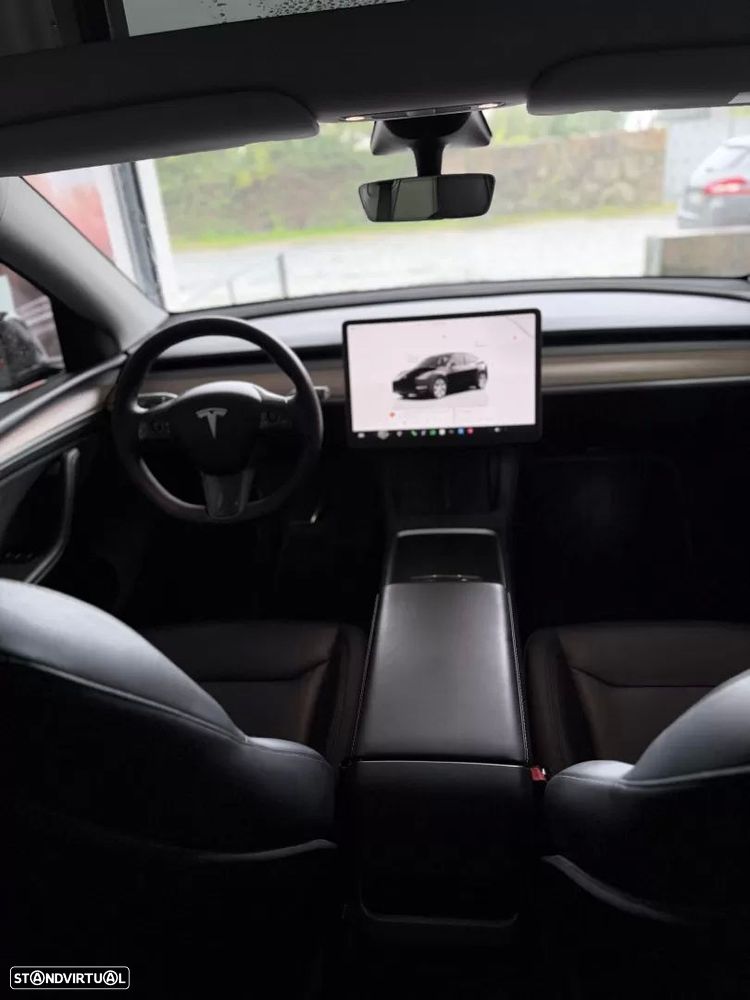 Tesla Model Y Standard - 12