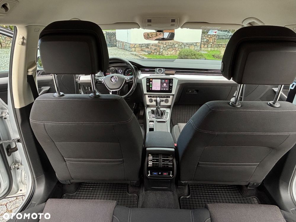 Volkswagen Passat Variant 2.0 TDI SCR DSG - 11