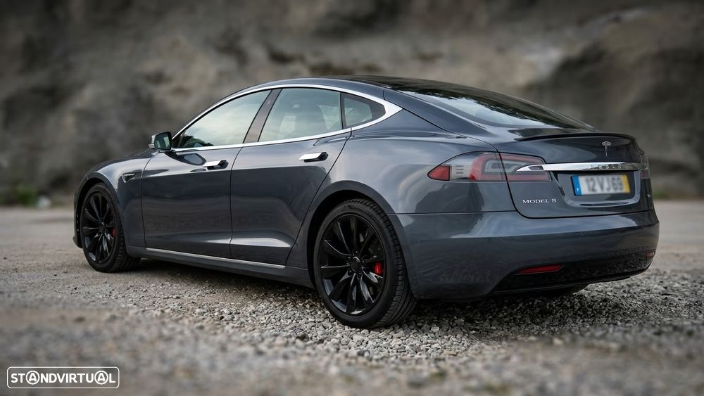 Tesla Model S - 2