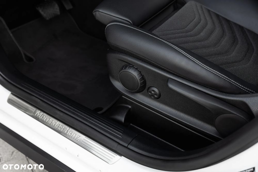 Mercedes-Benz GLB 200 7G-DCT - 36