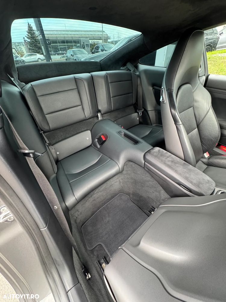 Porsche 911 Carrera 4 GTS PDK - 8