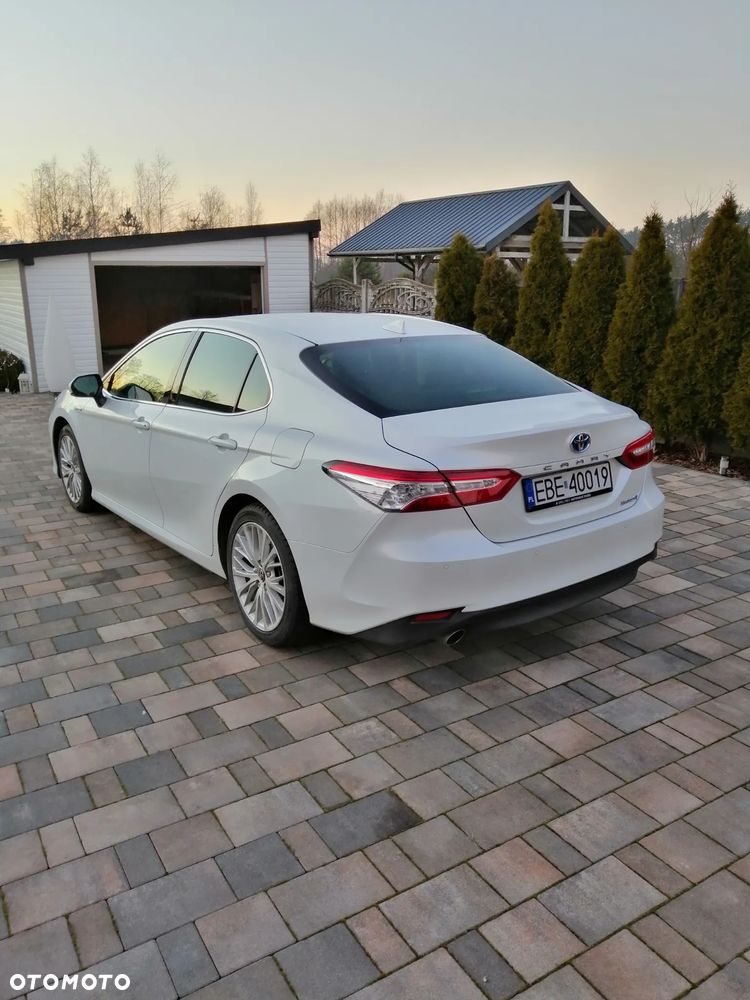 Toyota Camry 2.5 Hybrid Executive CVT - 3