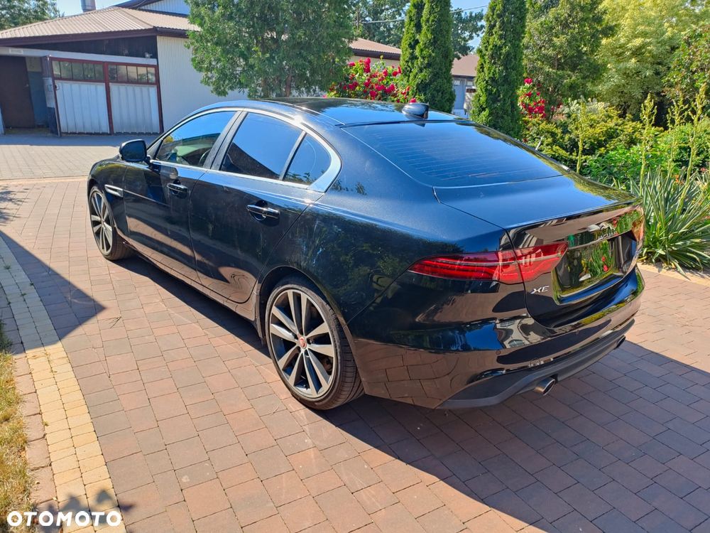 Jaguar XE P250 S - 5