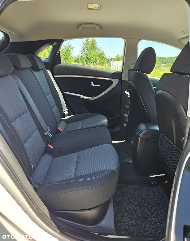 Hyundai i30 blue 1.6 CRDi Style - 8