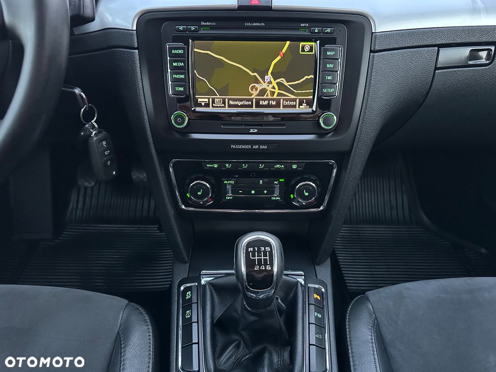 Skoda Superb 2.0 TDI Platinum - 30