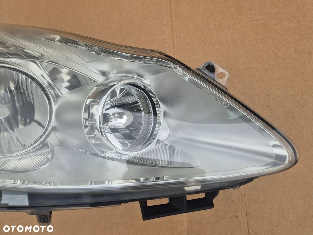 Opel Corsa D reflektor prawy.Valeo.EU.100%. - 2
