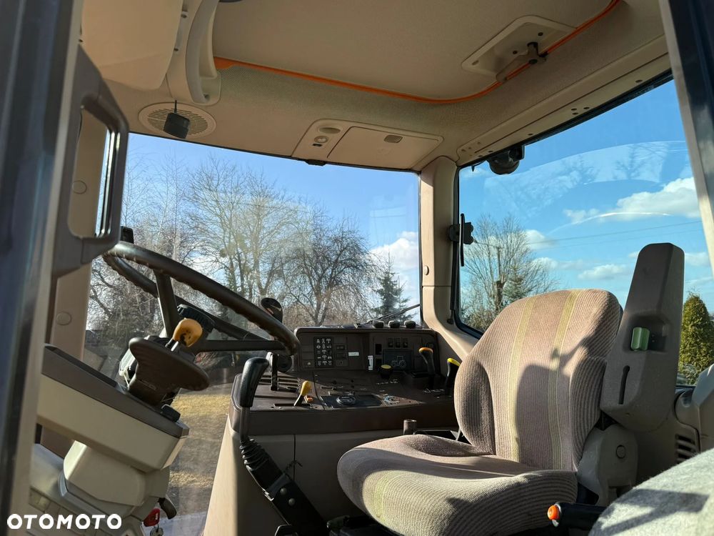 John Deere 6220 - 10