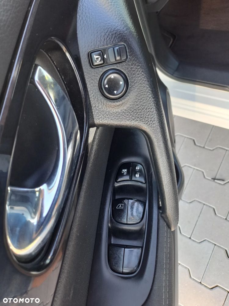 Nissan Qashqai 1.6 DCi Xtronic TEKNA - 12