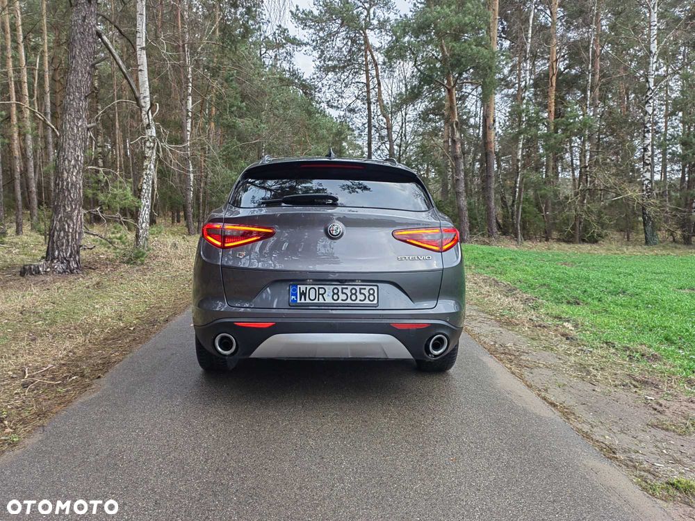Alfa Romeo Stelvio - 6