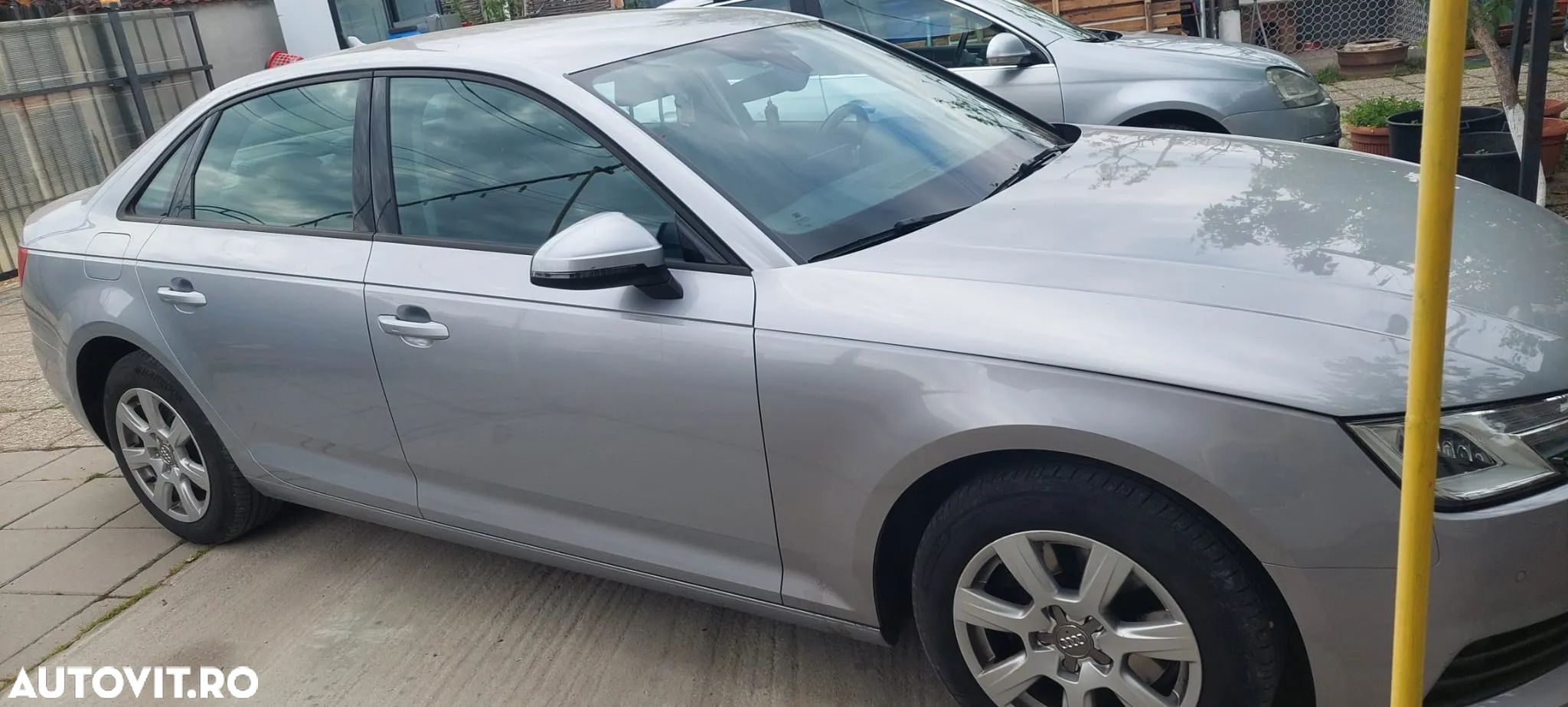 Audi A4 - 1