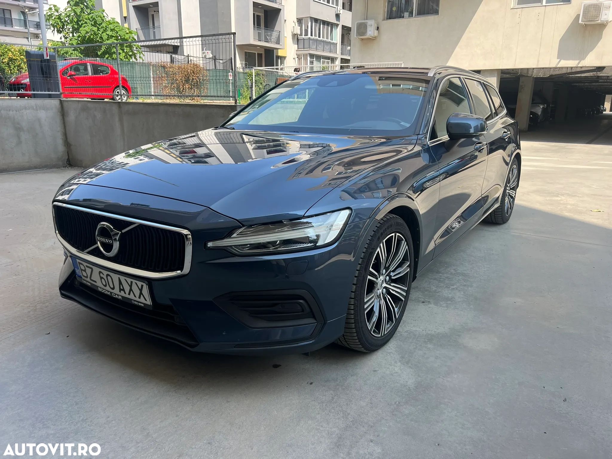 Volvo V60 D4 Momentum Pro - 1