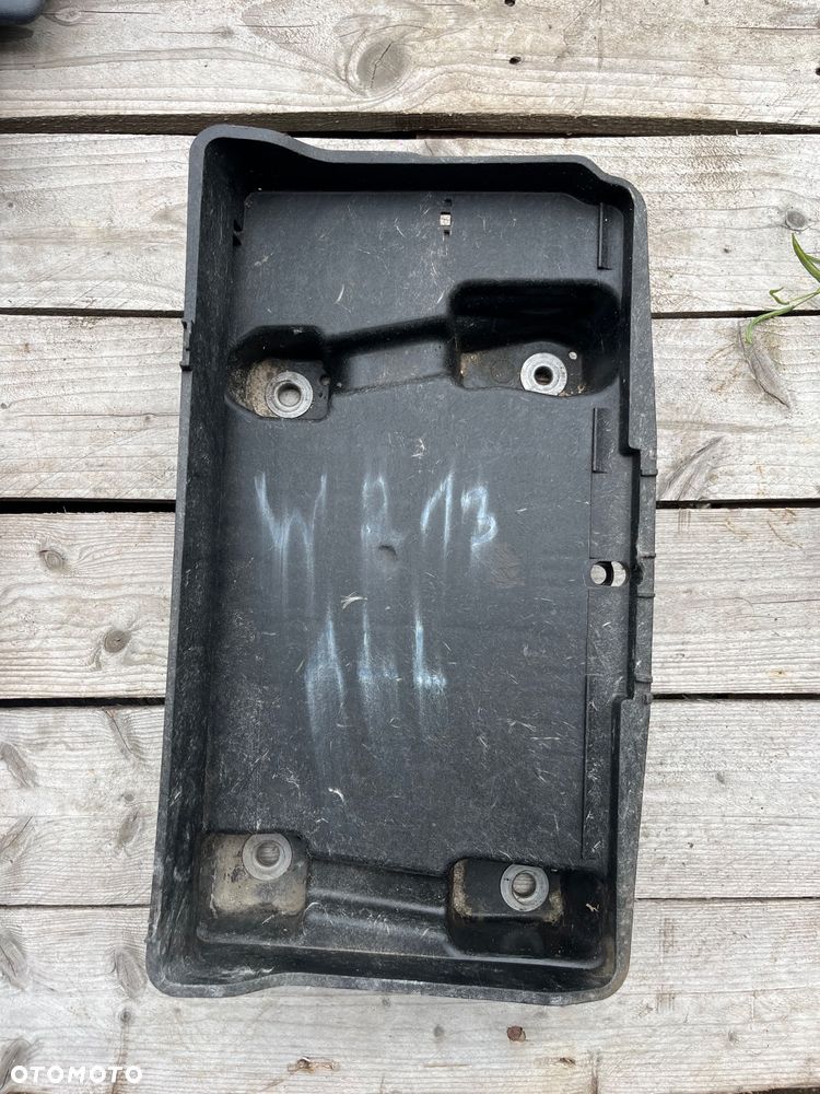 Podstawa akumulatora Mercedes E W213