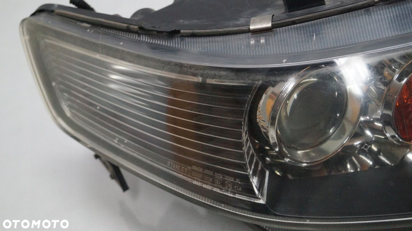 LAMPA PRZEDNIA PRAWA HONDA ACCORD VII - 2