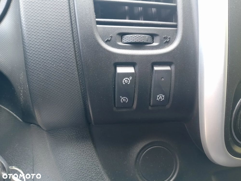 Nissan NV300 - 32
