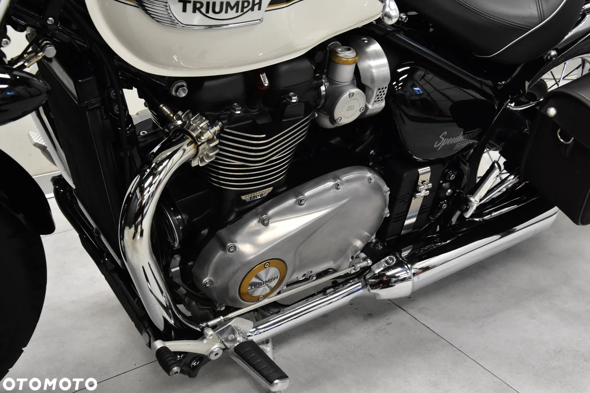 Triumph Bonneville - 36