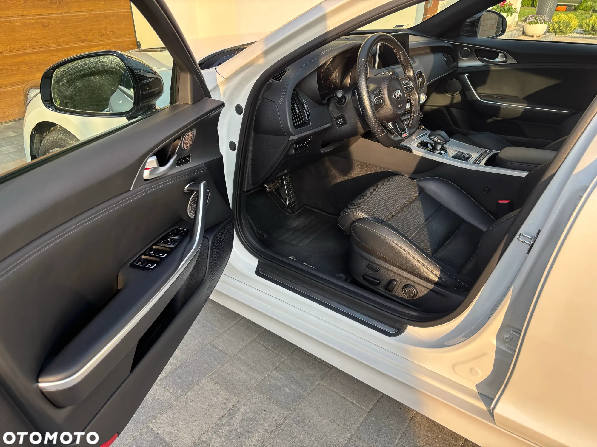 Kia Stinger 2.0 T-GDI GT Line - 13
