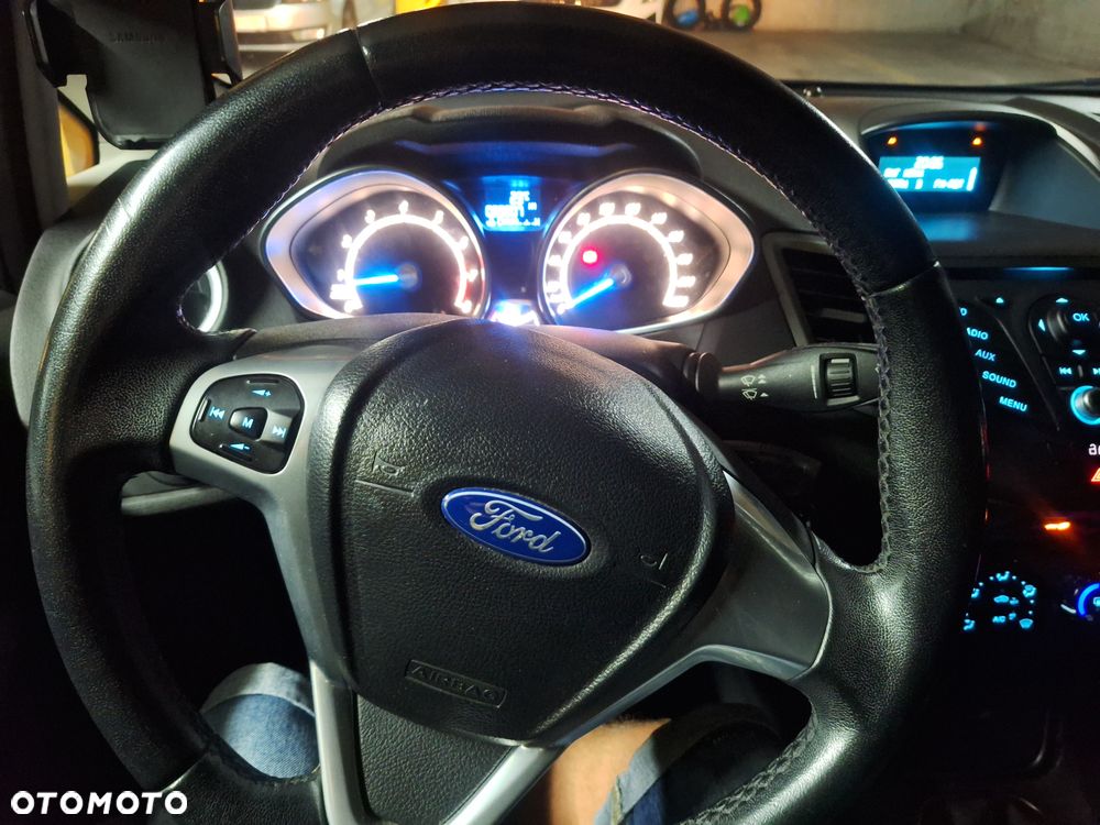 Ford Fiesta - 12